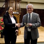Van Wijngaarden Award 2011 voor Éva Tardos en John Butcher